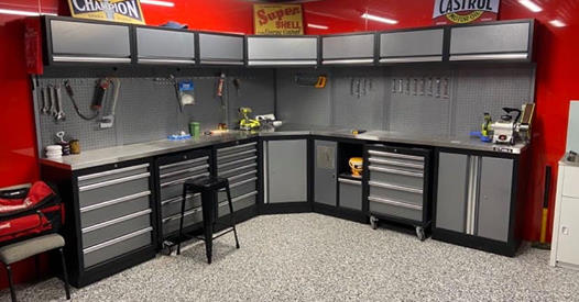 Standard Modular Workbench System using corner units